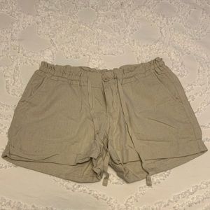 Old Navy tan shorts